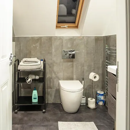 Modern Ensuite In Durham City Exterior photo